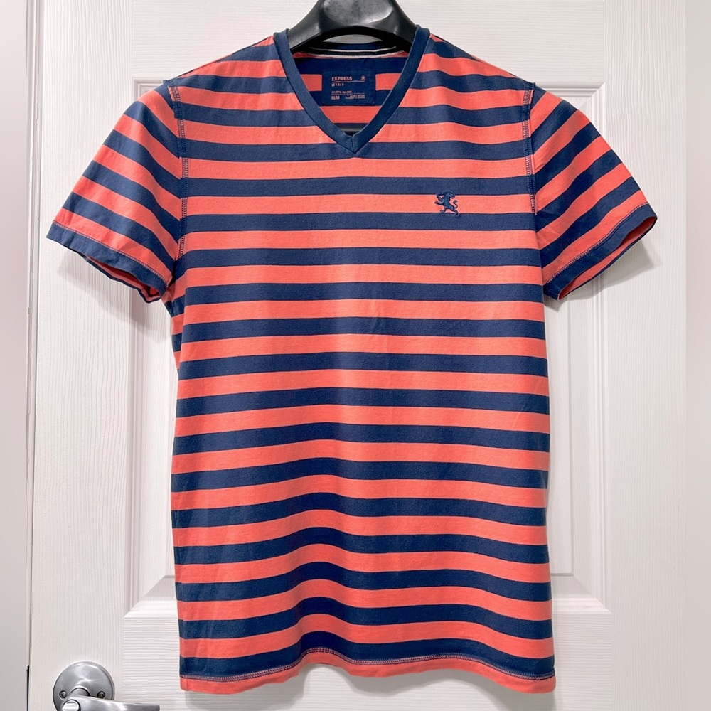 EUC Express Mens V-Neck Tee | Size Medium